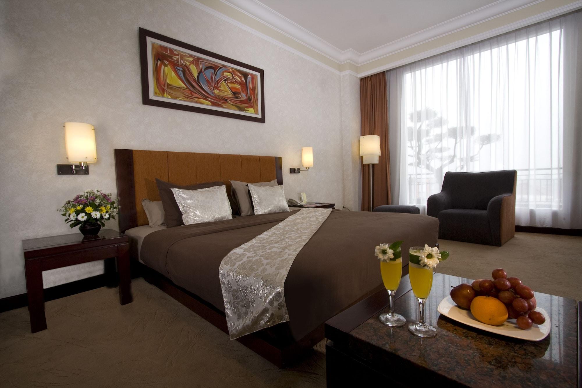 Grand Wahid Hotel Salatiga Exteriér fotografie