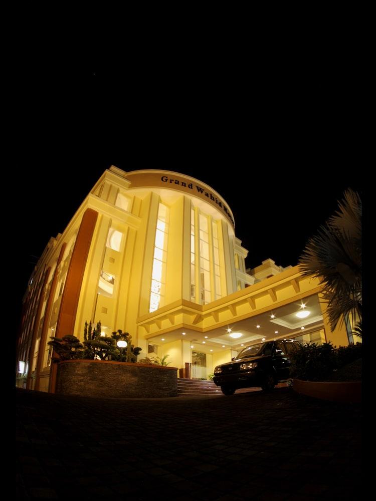 Grand Wahid Hotel Salatiga Exteriér fotografie