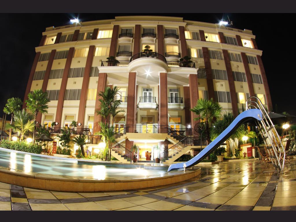 Grand Wahid Hotel Salatiga Exteriér fotografie
