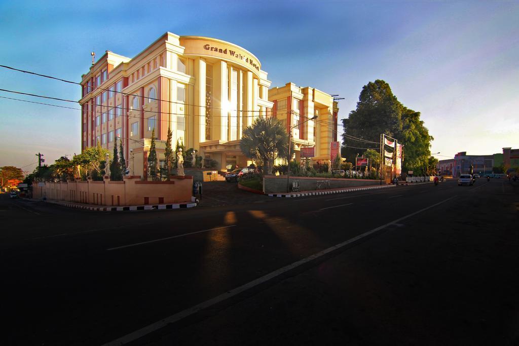 Grand Wahid Hotel Salatiga Exteriér fotografie