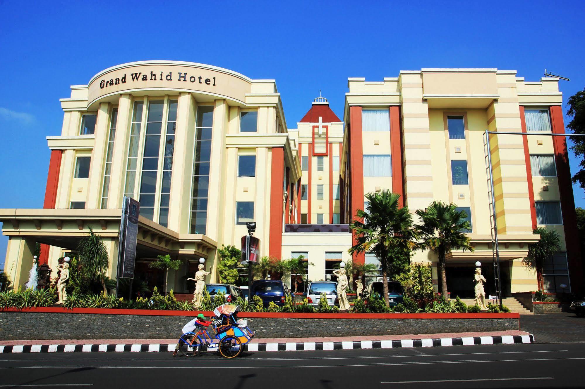 Grand Wahid Hotel Salatiga Exteriér fotografie