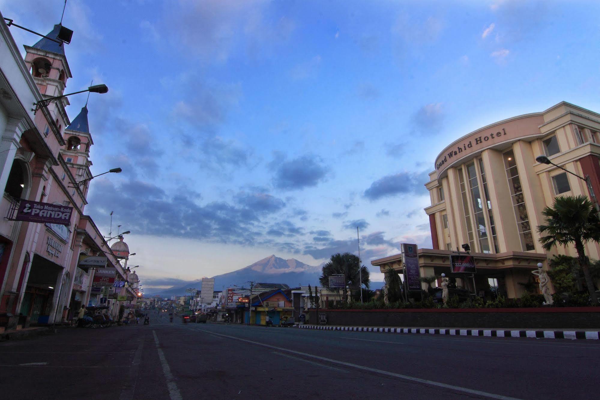Grand Wahid Hotel Salatiga Exteriér fotografie