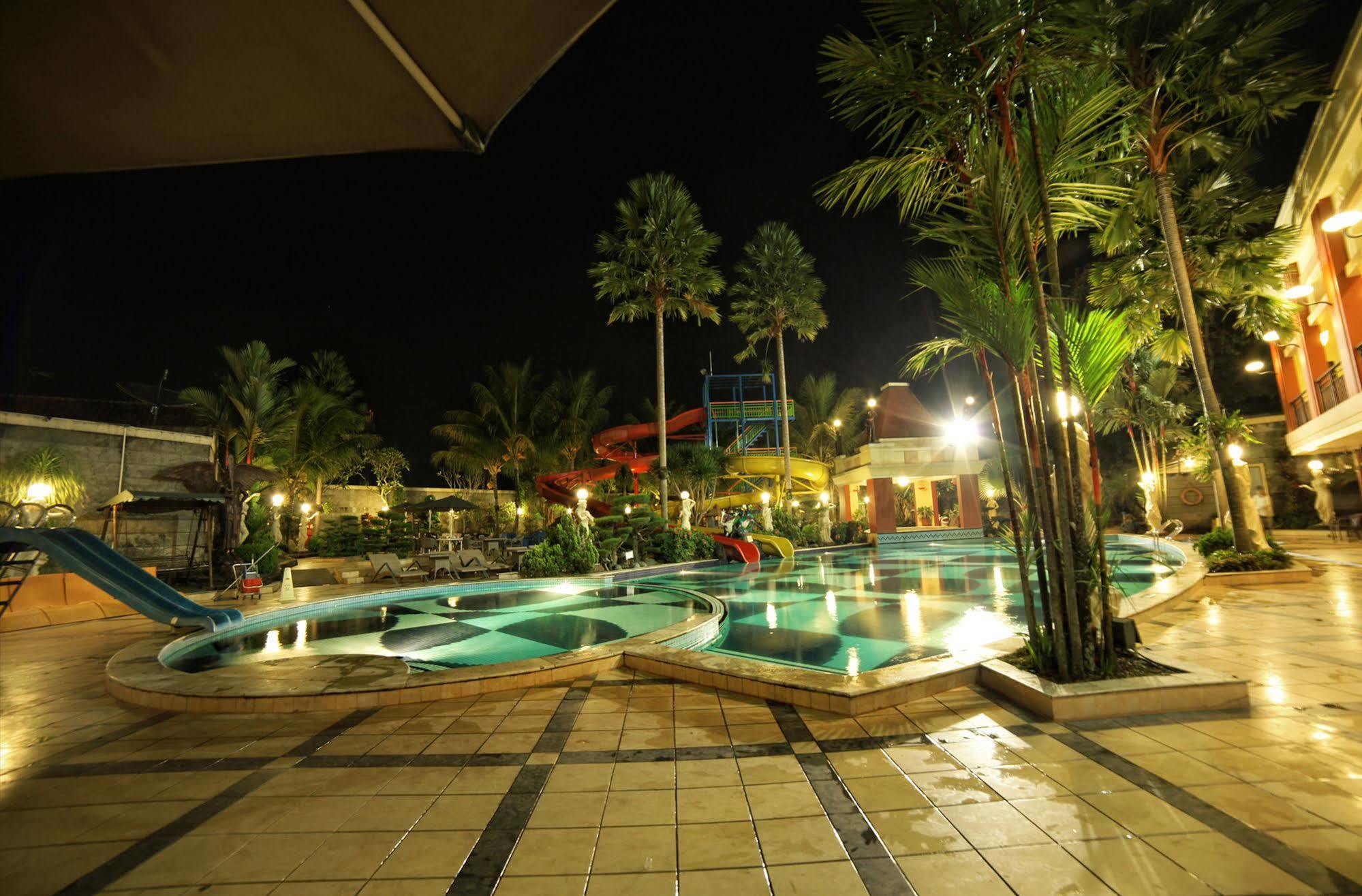 Grand Wahid Hotel Salatiga Exteriér fotografie